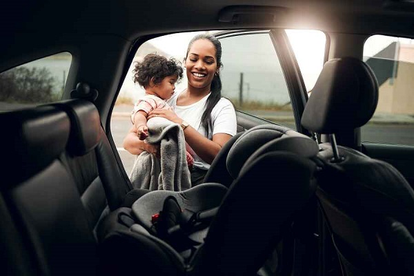 Traveling with Kids: A Guide to Renting Car Seats